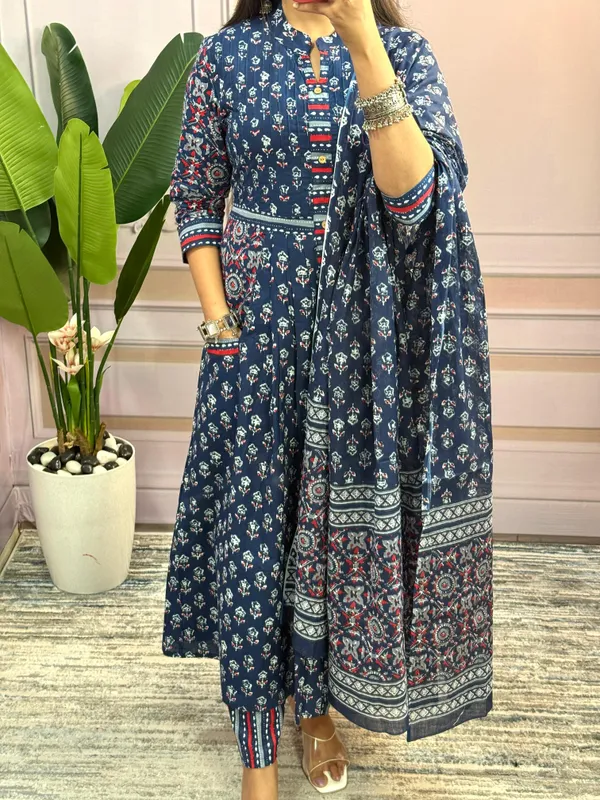Women_Fully_Flared_Anarkali_Cotton_Floral_Printed_Blue_Kurta_and_Pant_With_Dupatta