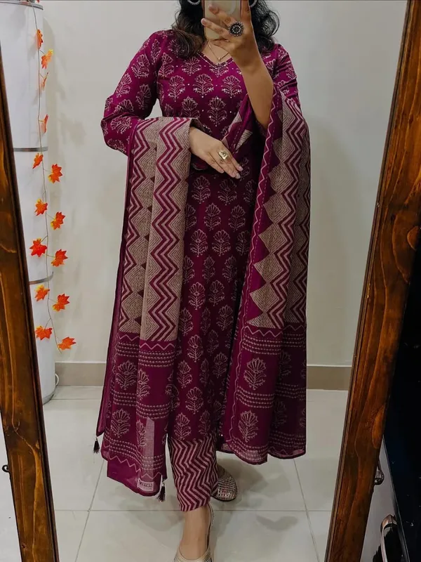 Women_Jaipuri_Trendy_Flower_Printed_And_Sequince_Worked_Cotton_Purple_Kurta_With_Pant_And_Dupatta