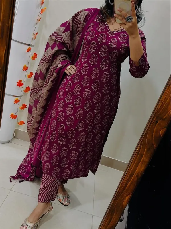 Women_Jaipuri_Trendy_Flower_Printed_And_Sequince_Worked_Cotton_Purple_Kurta_With_Pant_And_Dupatta
