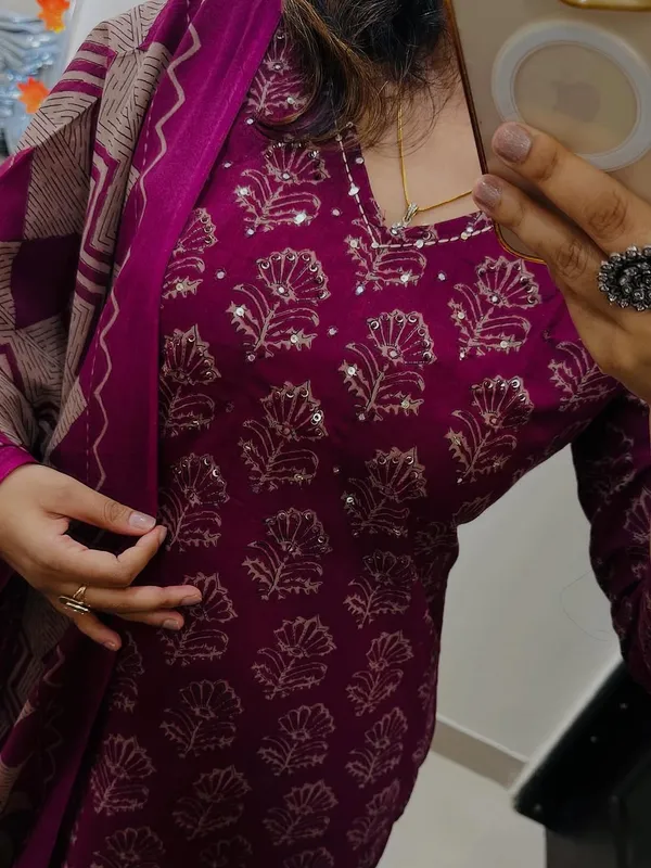 Women_Jaipuri_Trendy_Flower_Printed_And_Sequince_Worked_Cotton_Purple_Kurta_With_Pant_And_Dupatta