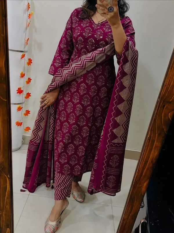 Women_Jaipuri_Trendy_Flower_Printed_And_Sequince_Worked_Cotton_Purple_Kurta_With_Pant_And_Dupatta