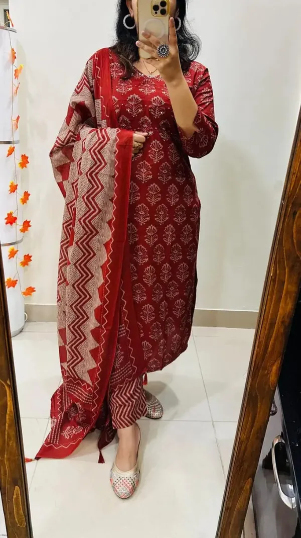Women_Jaipuri_Trendy_Flower_Printed_And_Sequince_Worked_Cotton_Red_Kurta_With_Pant_And_Dupatta