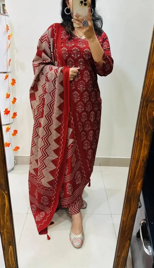 Women_Jaipuri_Trendy_Flower_Printed_And_Sequince_Worked_Cotton_Red_Kurta_With_Pant_And_Dupatta