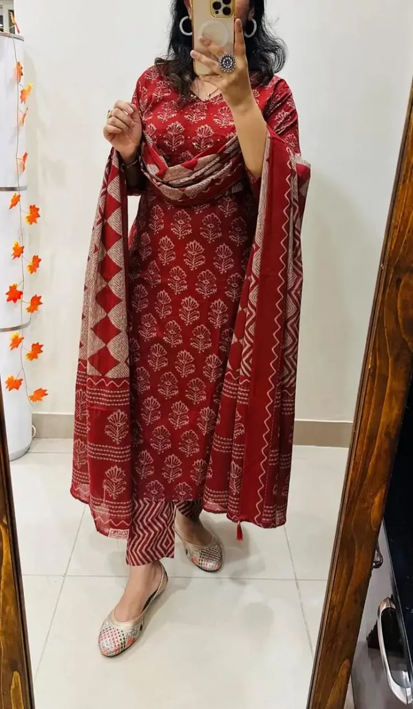 Women_Jaipuri_Trendy_Flower_Printed_And_Sequince_Worked_Cotton_Red_Kurta_With_Pant_And_Dupatta