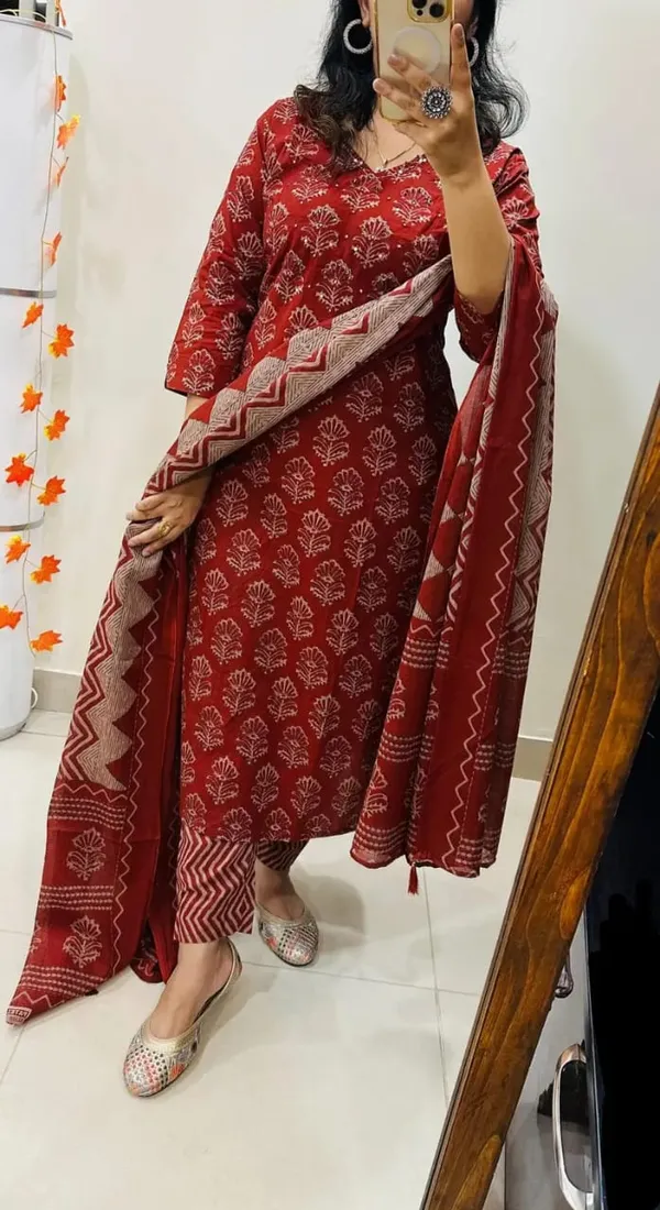 Women_Jaipuri_Trendy_Flower_Printed_And_Sequince_Worked_Cotton_Red_Kurta_With_Pant_And_Dupatta
