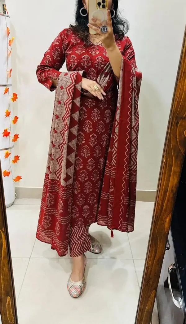 Women_Jaipuri_Trendy_Flower_Printed_And_Sequince_Worked_Cotton_Red_Kurta_With_Pant_And_Dupatta