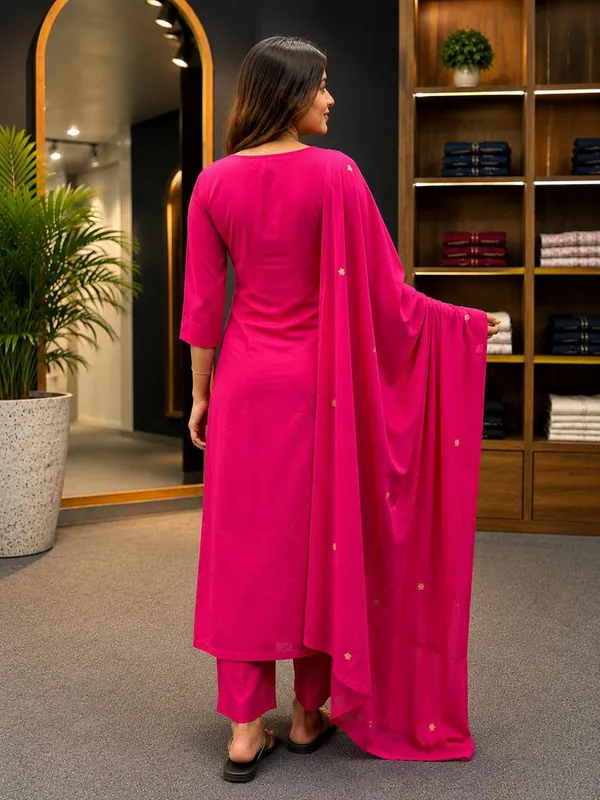 Women_Trendy_Straight_Mirror_and_Floral_Embriodered_Worked_Pink_Cotton_Kurta_With_Pant_and_Dupatta
