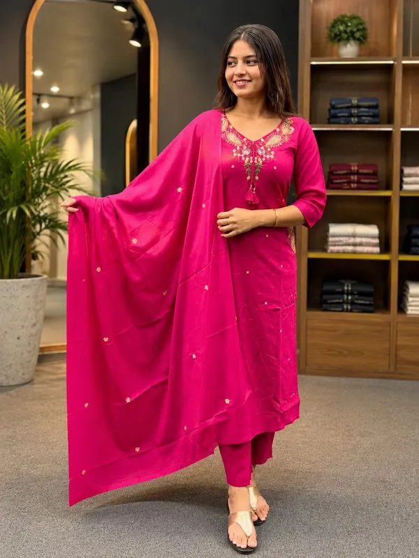 Women_Trendy_Straight_Mirror_and_Floral_Embriodered_Worked_Pink_Cotton_Kurta_With_Pant_and_Dupatta
