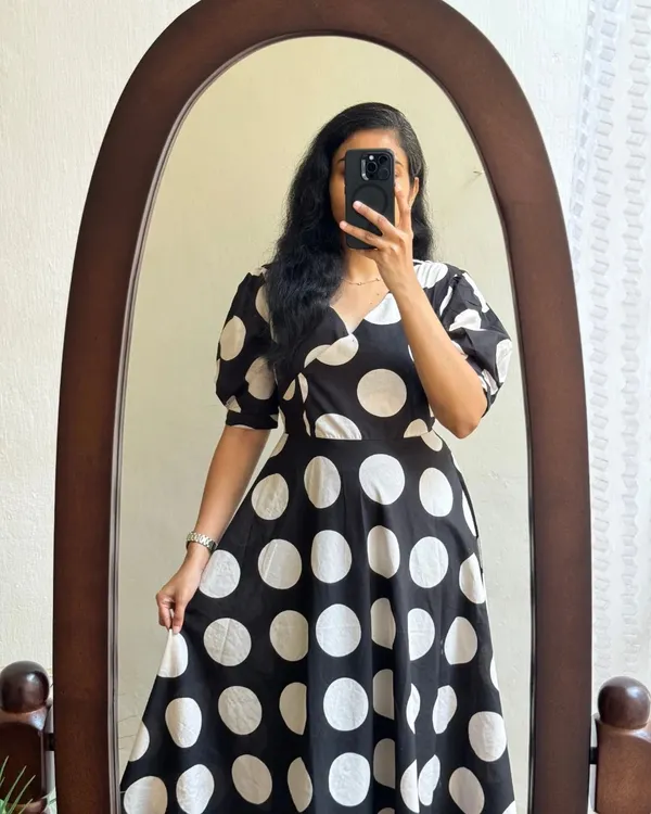 Black_Beautiful_Dot_Printed_Cotton_Full_Flair_Middy_Gown/Short_Kurti