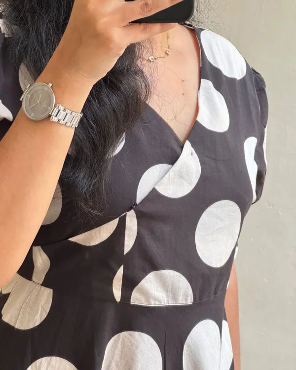Black_Beautiful_Dot_Printed_Cotton_Full_Flair_Middy_Gown/Short_Kurti