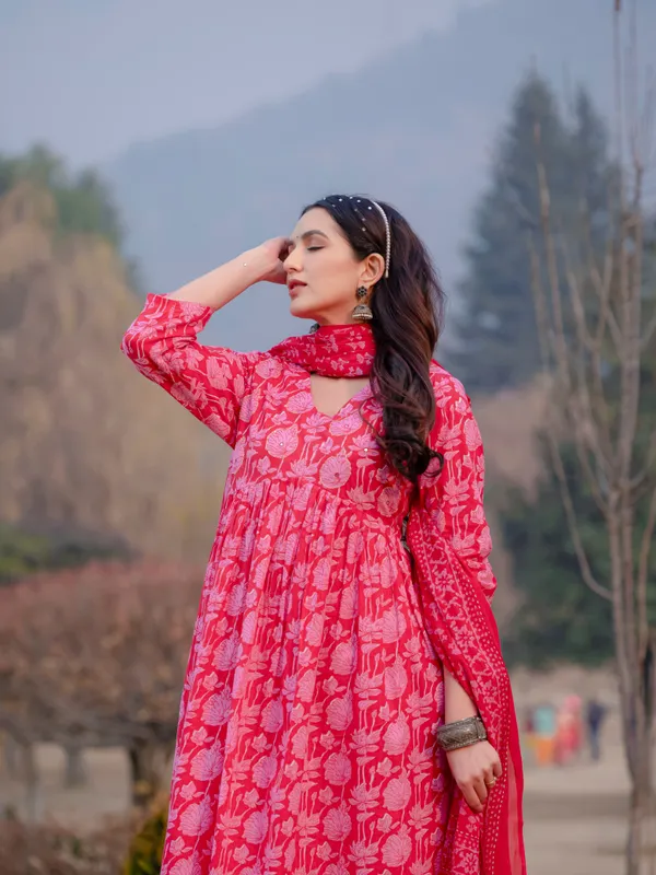 Women_Trendy_Dark_Pink_Cotton_Flower_Printed_Mirror_Worked_Kurta_And_Pant_With_Cotton_Mulmul_Dupatta
