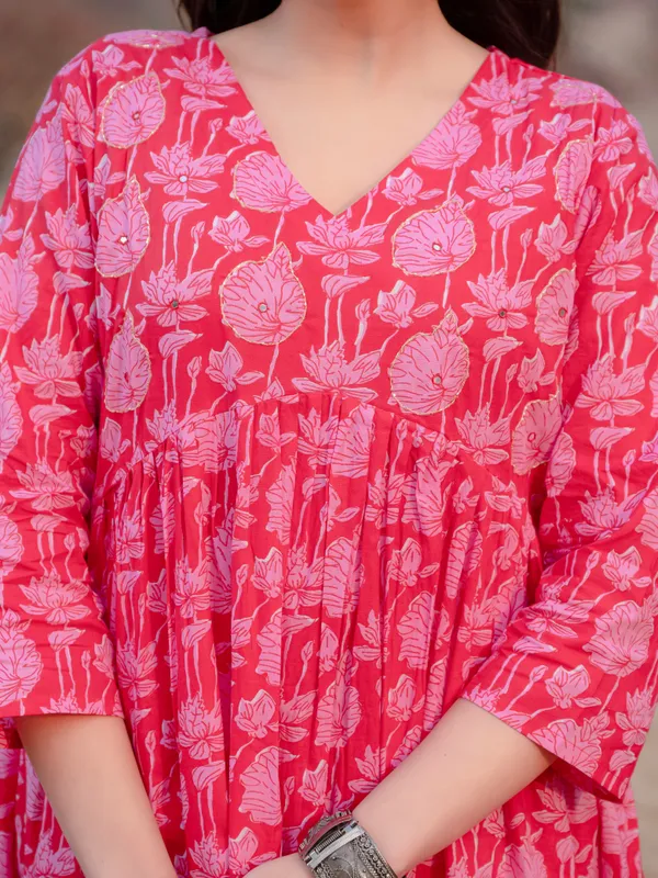 Women_Trendy_Dark_Pink_Cotton_Flower_Printed_Mirror_Worked_Kurta_And_Pant_With_Cotton_Mulmul_Dupatta
