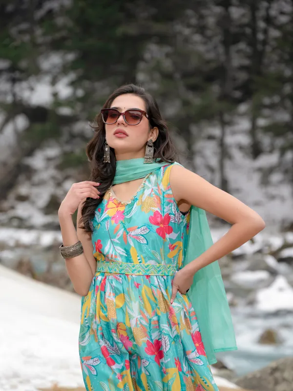 Women_Sleeveless_Premium_Chinon_Printed_Classic_Knee_length_Blue_Kurta_With_Belt_and_Dupatta