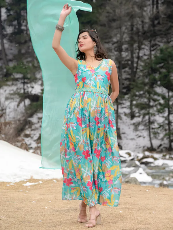 Women_Sleeveless_Premium_Chinon_Printed_Classic_Knee_length_Blue_Kurta_With_Belt_and_Dupatta