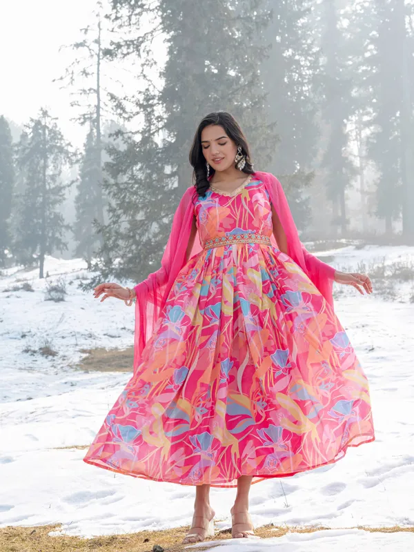 Women_Sleeveless_Premium_Chinon_Printed_Classic_Knee_length_Pink_Kurta_With_Belt_and_Dupatta