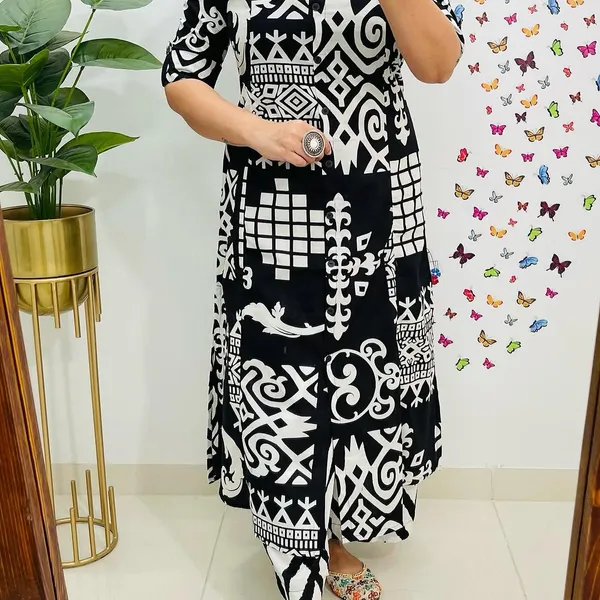 Women_Black_Geometric_Printed_Cotton_Co-ord_Set_A-line_Pattern_Paried_With_Ankle_Length_Pant_(CORD_SET)