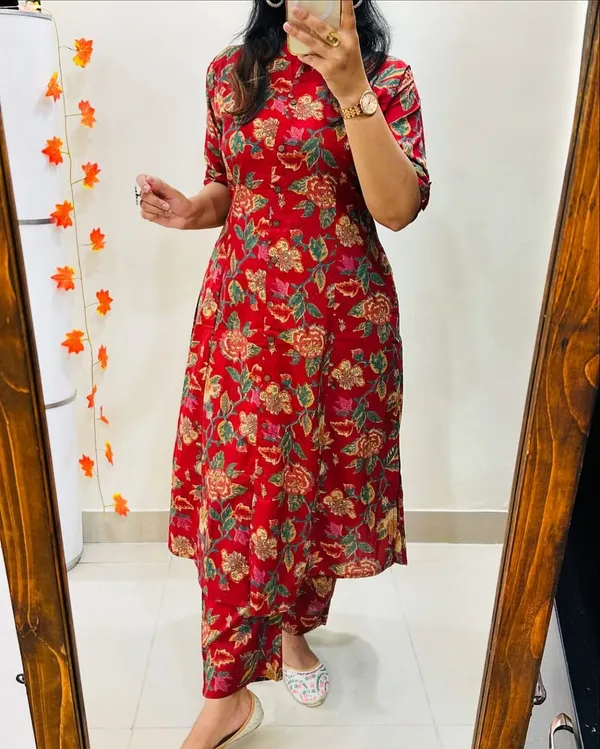 Women_Maroon_Floral_Fine_Printed_Cotton_Co-Ord_Set_Aline_Pattern_Paired_With_Ankle_Length_Pant