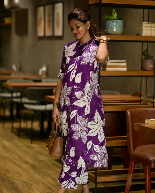 Women_Purple_Floral_Fine_Printed_Cotton_Co-Ord_Set_Aline_Pattern_Paired_With_Ankle_Length_Pant_(Co-Ord_Set)