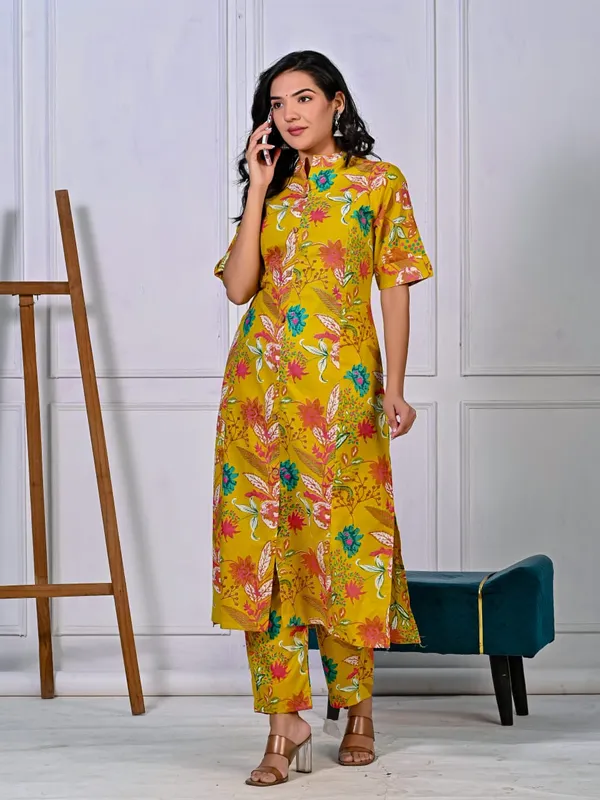 Women_Designer_Aline_Pattern_Printed_Cotton_Yellow_Kurta_With_Pant_(Co-Ord_Set)
