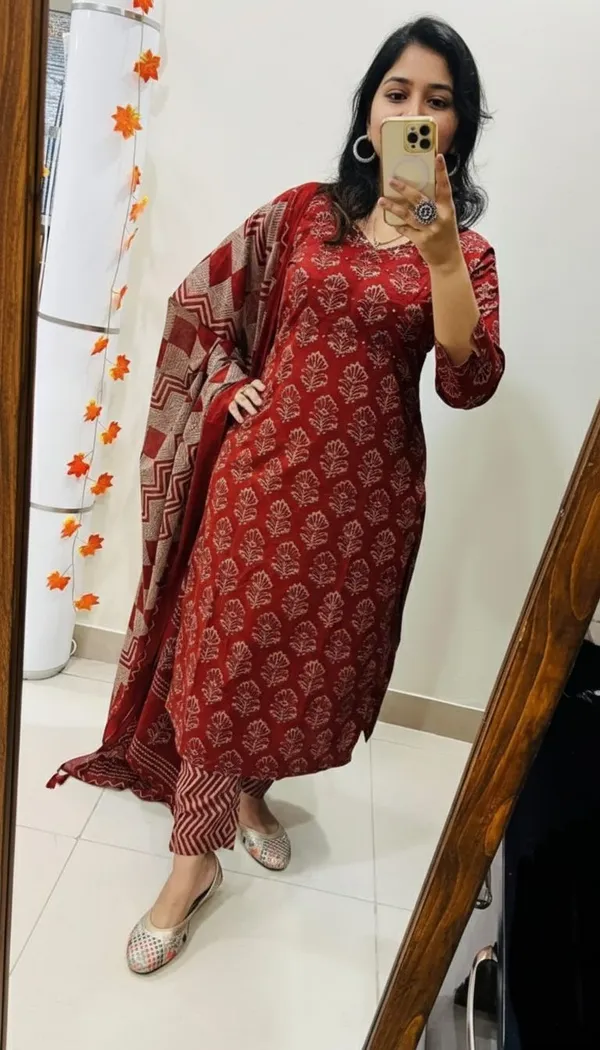 Women_Jaipuri_Trendy_Flower_Printed_And_Sequince_Worked_Cotton_Red_Kurta_With_Pant_And_Dupatta