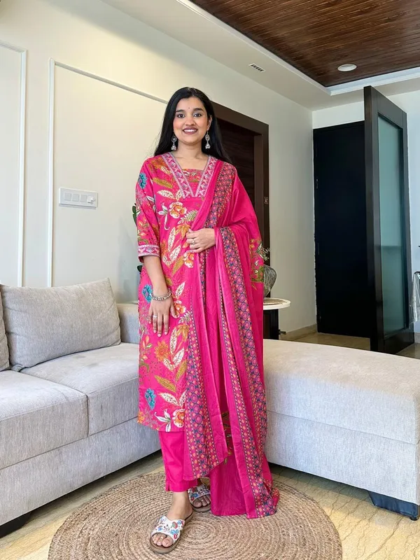 This_Women_Cotton_Kurta_Set_Is_Perfect_Comfortable_Pick_For_Those_Outings_And_Everyday_Picks_Comes_With_A_Beautiful_Pant_And_Dupatta