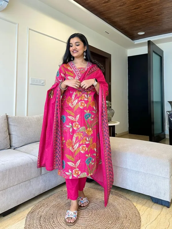 This_Women_Cotton_Kurta_Set_Is_Perfect_Comfortable_Pick_For_Those_Outings_And_Everyday_Picks_Comes_With_A_Beautiful_Pant_And_Dupatta