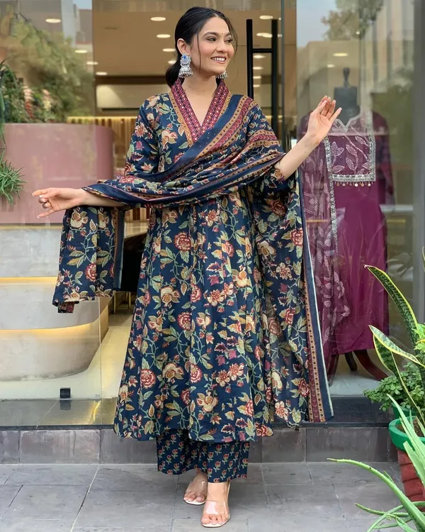 Women_Beautiful_Cotton_Flower_Printed_Neckline_Worked_Blue_Kurta_And_Pant_With_Cotton_Mulmul_Dupatta