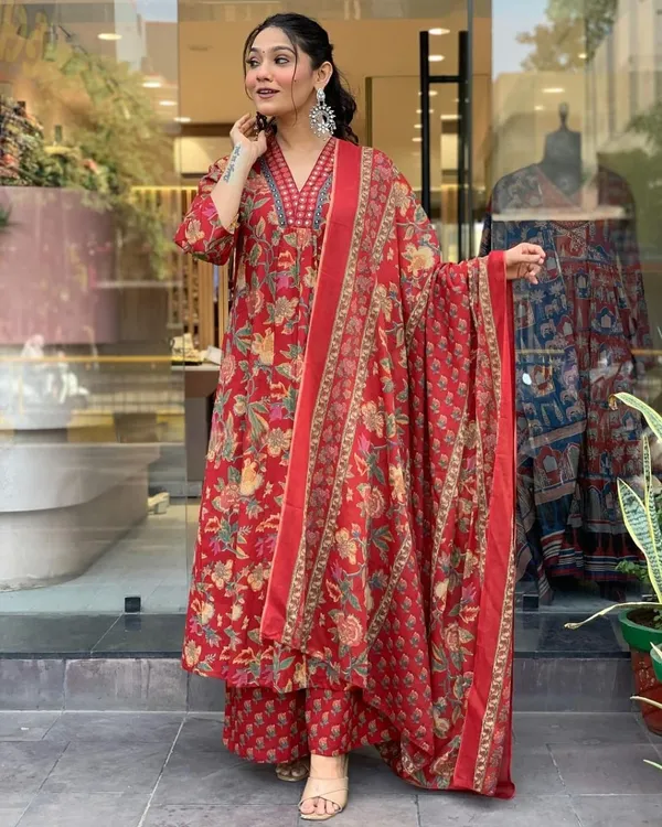 Women_Beautiful_Cotton_Flower_Printed_Neckline_Worked_Maroon_Kurta_And_Pant_With_Cotton_Mulmul_Dupatta