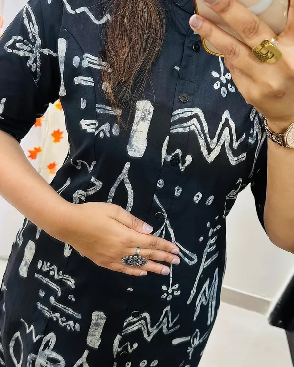 Women_Black_Floral_Fine_Printed_Cotton_Co-Ord_Set_Aline_Pattern_Paired_With_Ankle_Length_Pant_(Co-Ord_Set)