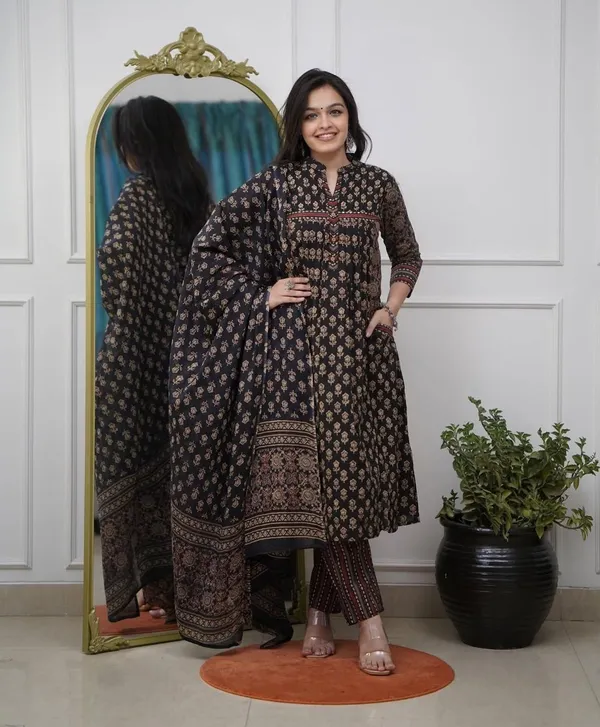 Women_Fully_Flared_Anarkali_Cotton_Floral_Printed_Black_Kurta_and_Pant_With_Dupatta