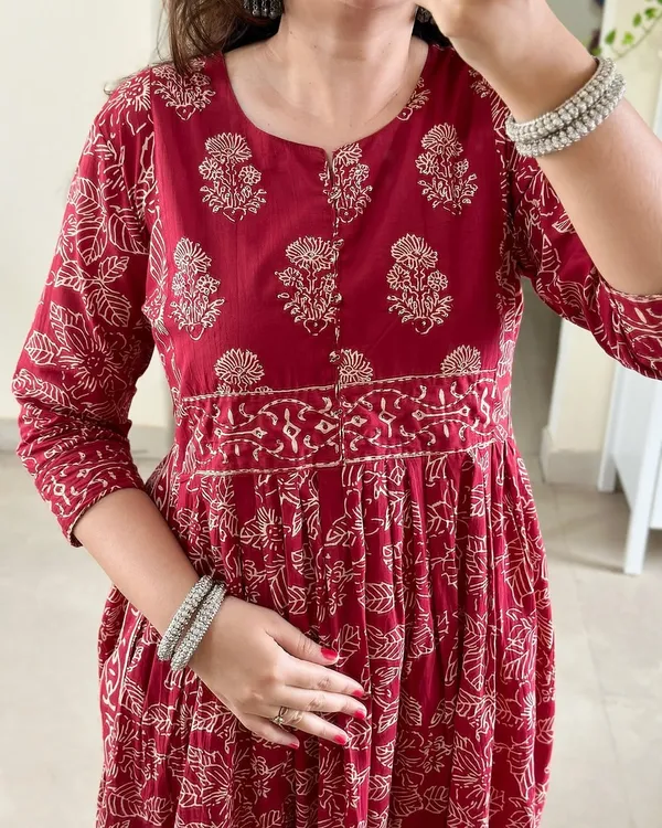 Women_Straight_Sequence_Worked_And_Floral_Printed_Cotton_Maroon_Kurta_With_Pant_And_Dupatta