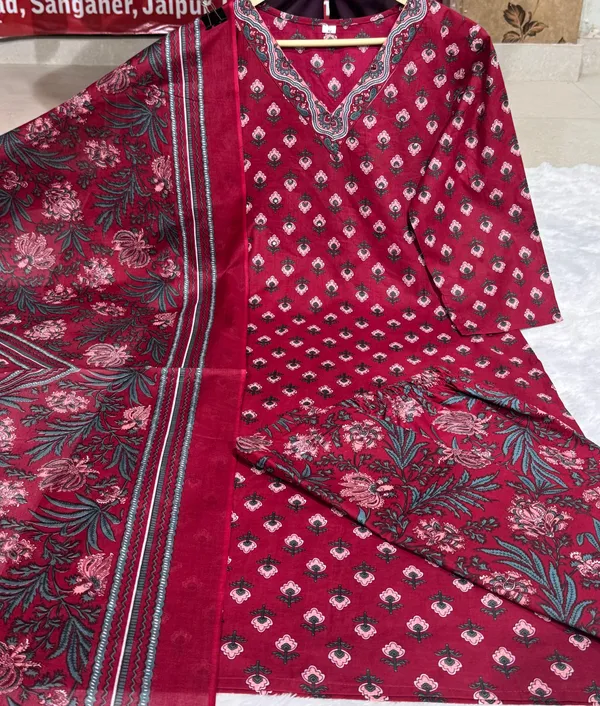 Women_Straight_V_Neck_Floral_Printed_Cotton_Maroon_Kurta_With_Pant_And_Dupatta