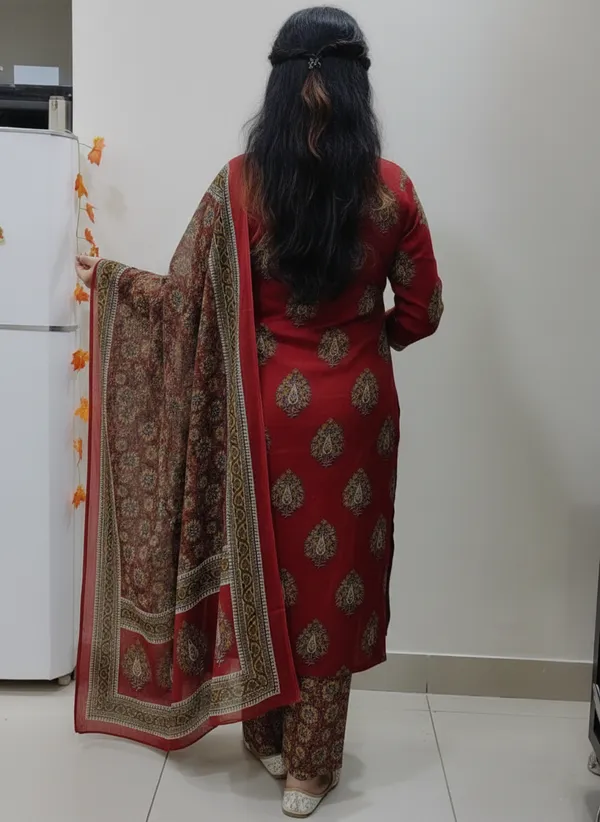 Women_Straight_V_neck_Floral_Printed_Cotton_Red_Kurta_With_Pant_and_Dupatta