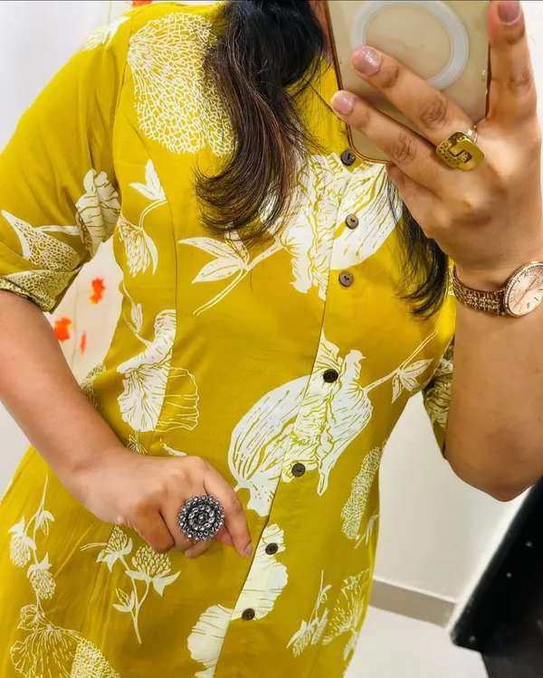 Women_Yellow_Floral_Fine_Printed_Cotton_Co-Ord_Set_Aline_Pattern_Paired_With_Ankle_Length_Pant_(Co-Ord_Set)