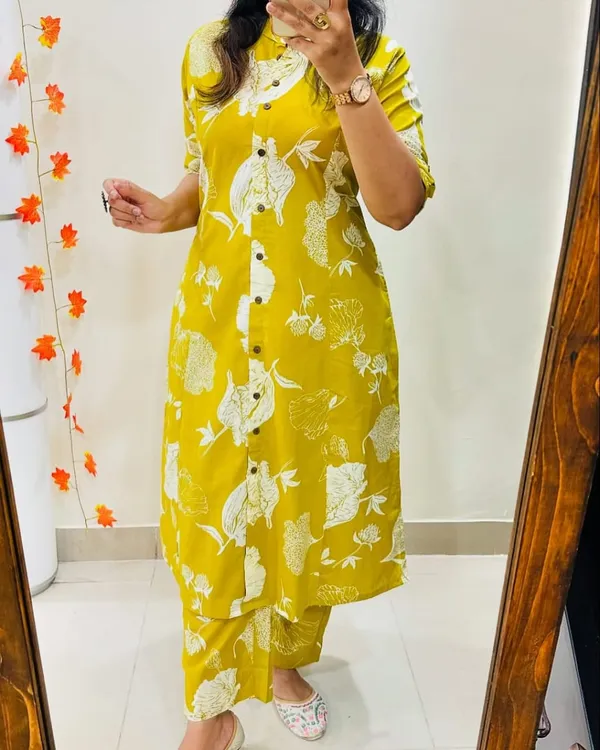 Women_Yellow_Floral_Fine_Printed_Cotton_Co-Ord_Set_Aline_Pattern_Paired_With_Ankle_Length_Pant_(Co-Ord_Set)