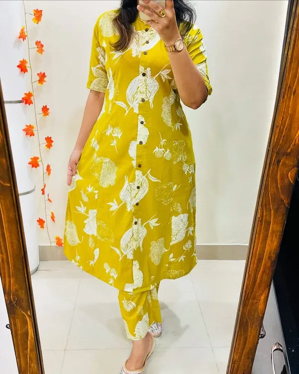 Women_Yellow_Floral_Fine_Printed_Cotton_Co-Ord_Set_Aline_Pattern_Paired_With_Ankle_Length_Pant_(Co-Ord_Set)