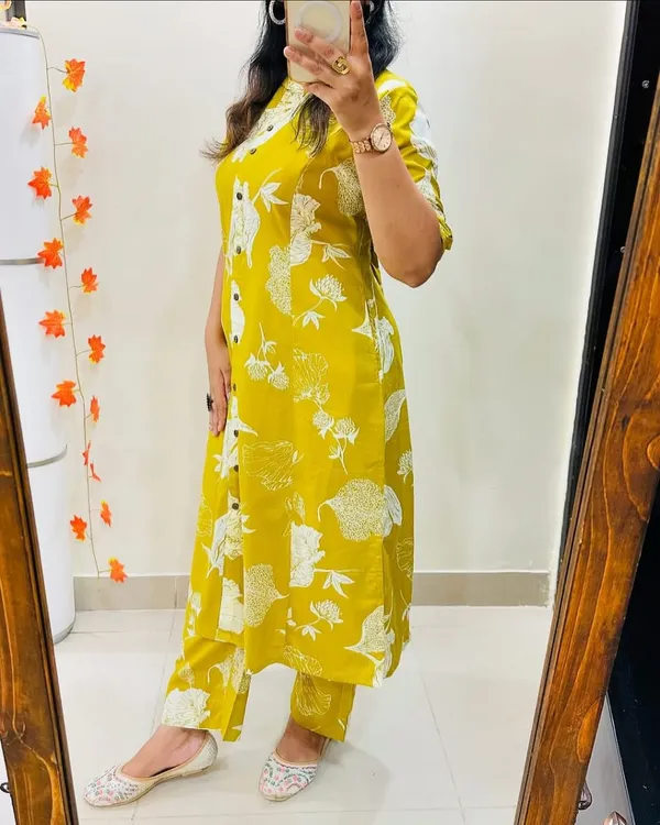 Women_Yellow_Floral_Fine_Printed_Cotton_Co-Ord_Set_Aline_Pattern_Paired_With_Ankle_Length_Pant_(Co-Ord_Set)