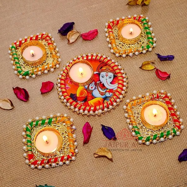 Diwali_Decorative_Ganesha_Tealight_Set_|_4_Square_Tea_Light_+_1_Ganesha_Tea_Light