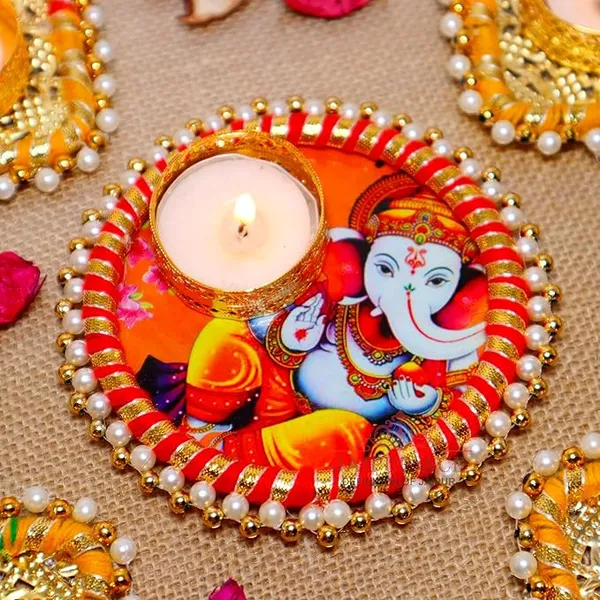 Diwali_Decorative_Ganesha_Tealight_Set_|_4_Square_Tea_Light_+_1_Ganesha_Tea_Light