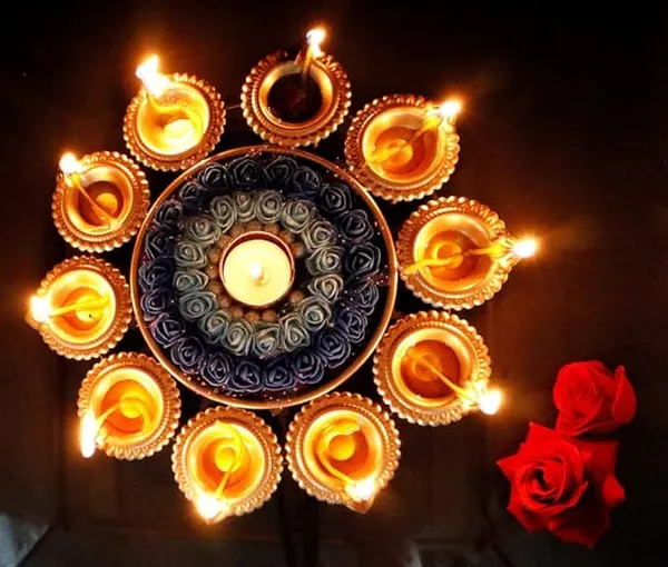 Floral_Decorative_Metal_Urli/Tea_Light_Holder_with_bowl