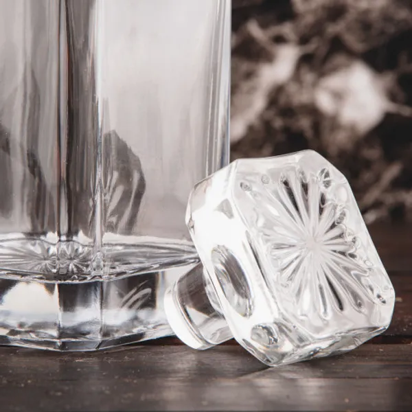 1_Pcs_Decanter_Bottle_Set_For_Scotch_(Set_of_1)
