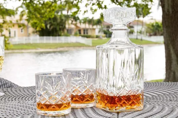 1_Decanter_with_6_Pcs_Glasses_Scotch_Decanter_Bottle_Set_with_Glasses__-__Pack_of_(7)