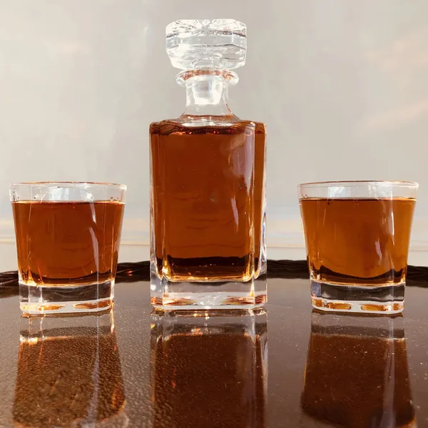 1_Decenter_with_6_Pcs_Glasses_Scotch_Decanter_Bottle_Set_with_Glasses__-__Pack_of_(7)