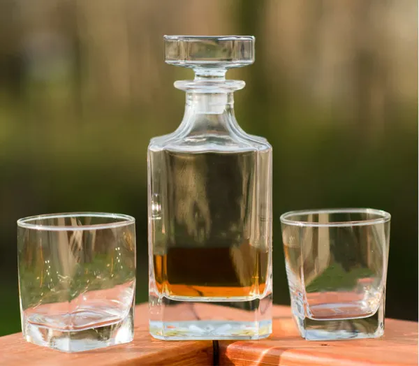 1_Decenter_with_6_Pcs_Glasses_Scotch_Decanter_Bottle_Set_with_Glasses__-__Pack_of_(7)