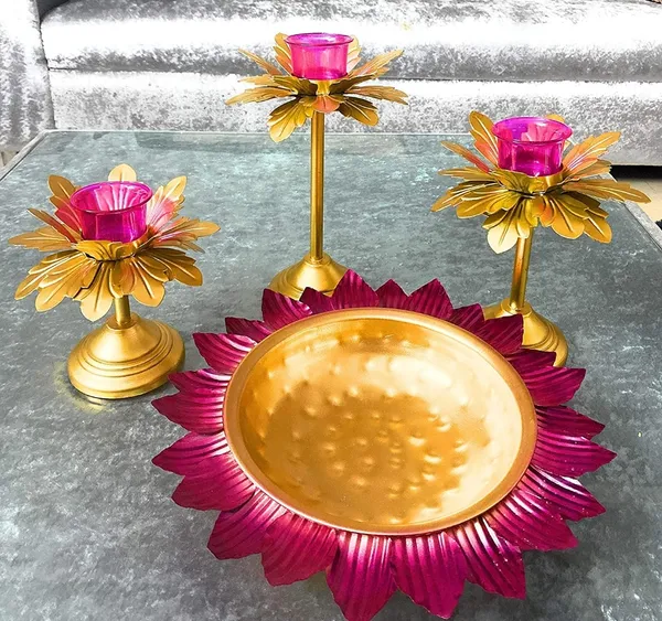 Flower_Shape_Diya_Decorative_Urli_Bowl_for_Home,_Office_and_Table_Decor