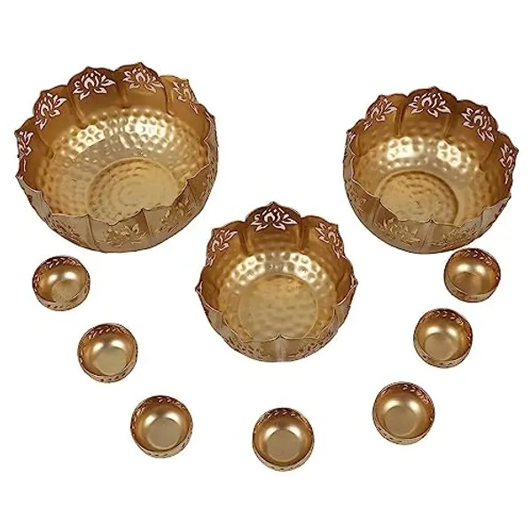 Iron_Lotus_Urli_with_Stand_Pot_for_Floating_Flower/Candle_Festive_Decor_Set_of_13_Piece_14/12/10_Size_with_Stand_and_7_Votives_Small_Bowl_3.5_inch_Each_|_Golden