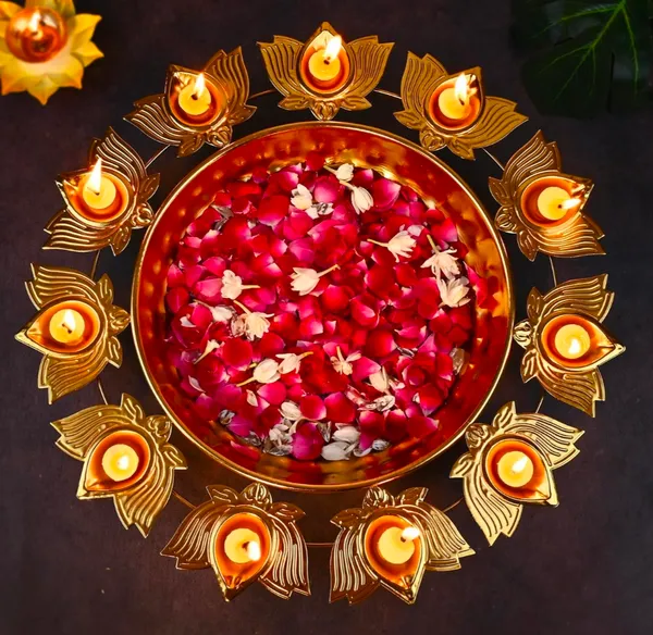 Kamal_Diya_Shape_Flower_Decorative_Urli_Bowl_for_Home_Handcrafted_Bowl_for_Floating_Flowers_and_Tea_Light_Candles