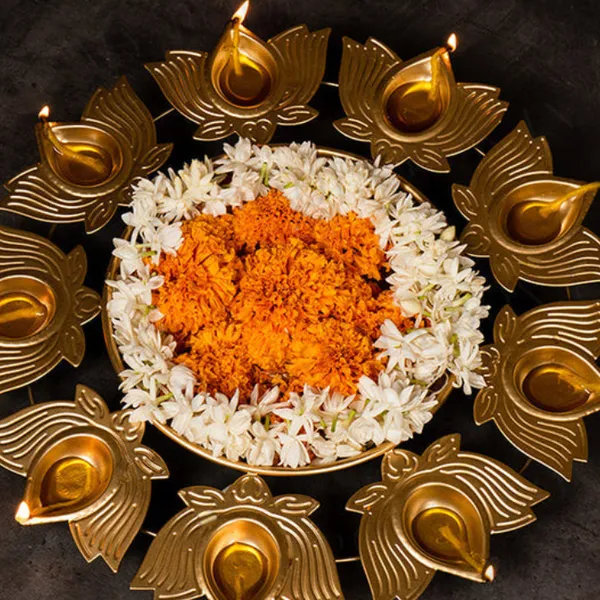 Kamal_Diya_Shape_Flower_Decorative_Urli_Bowl_for_Home_Handcrafted_Bowl_for_Floating_Flowers_and_Tea_Light_Candles
