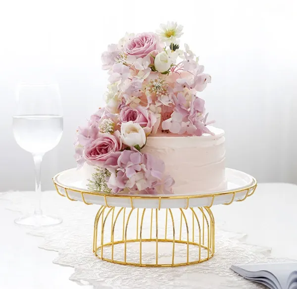Metal_Cake_Stand_With_Removable_Plate