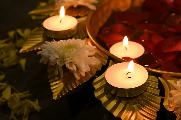 Metal_Decorative_Urli_Bowl_for_Flowers_-_Handcrafted_Round_Shape_Candles_Bowl